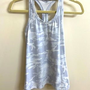 LuLu Tank Size 4 Camo-like gray/pale blue
